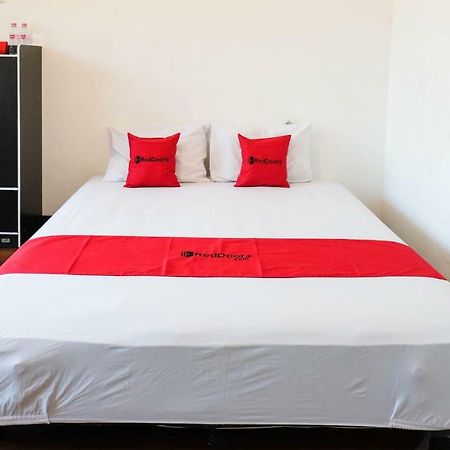 Reddoorz Near Ahmad Yani Airport 3 Hotel Semarang Bagian luar foto