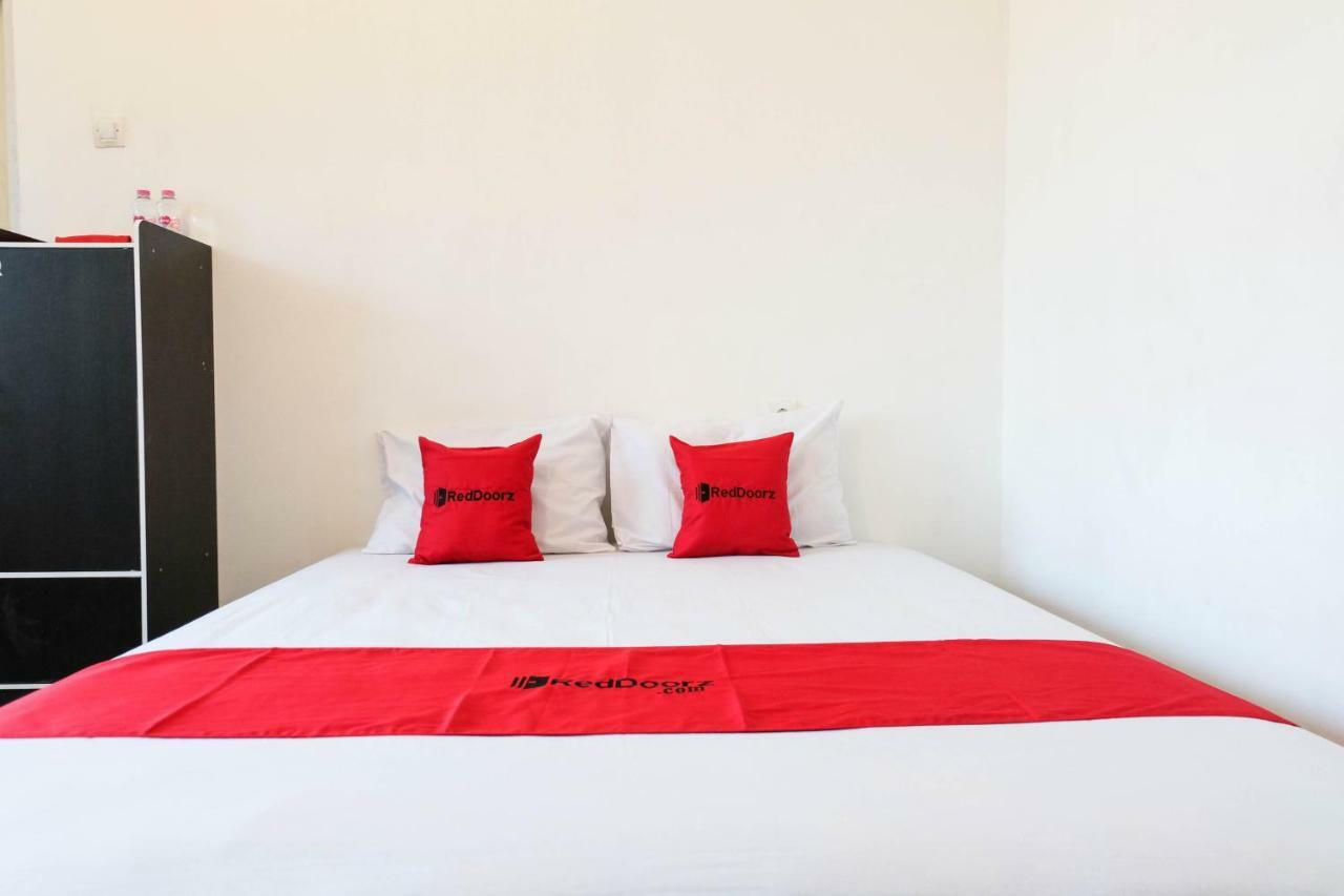 Reddoorz Near Ahmad Yani Airport 3 Hotel Semarang Bagian luar foto