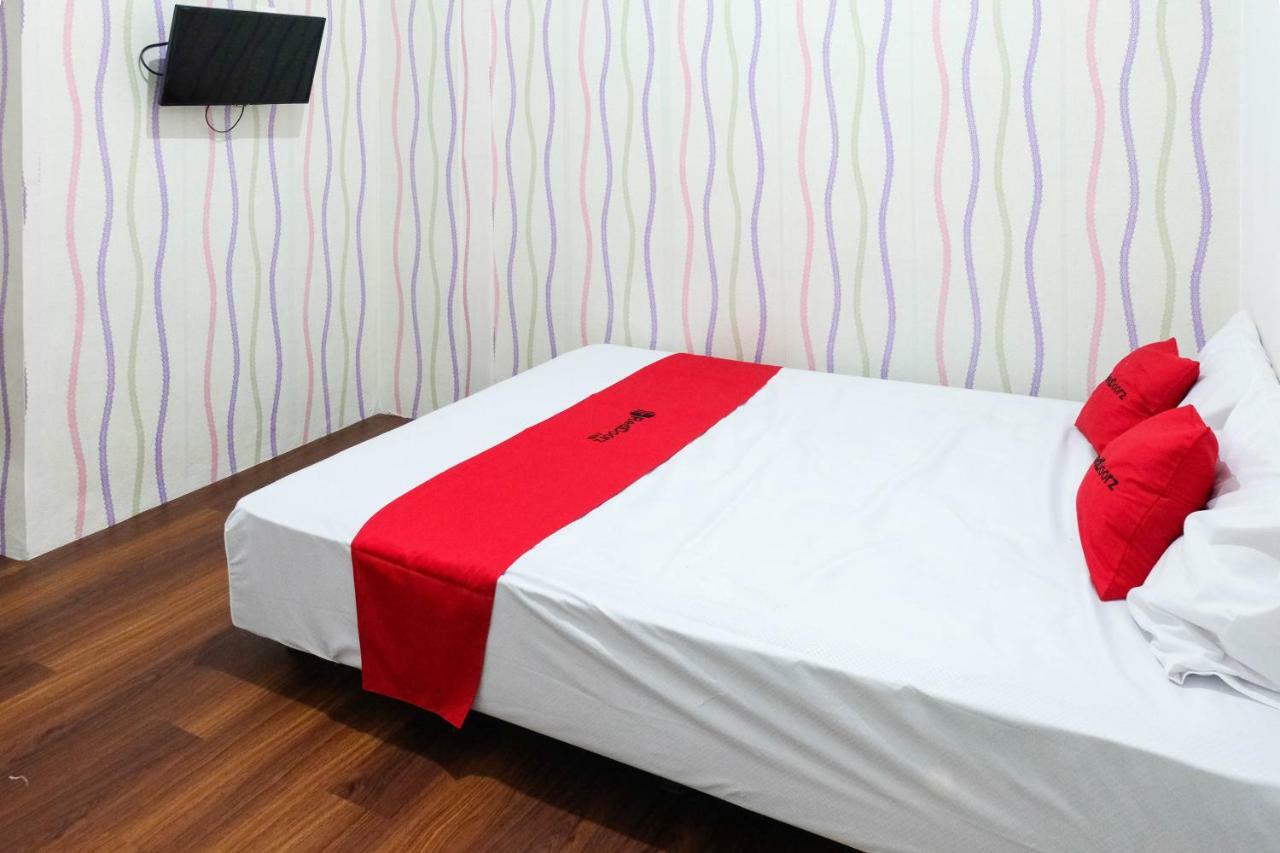 Reddoorz Near Ahmad Yani Airport 3 Hotel Semarang Bagian luar foto