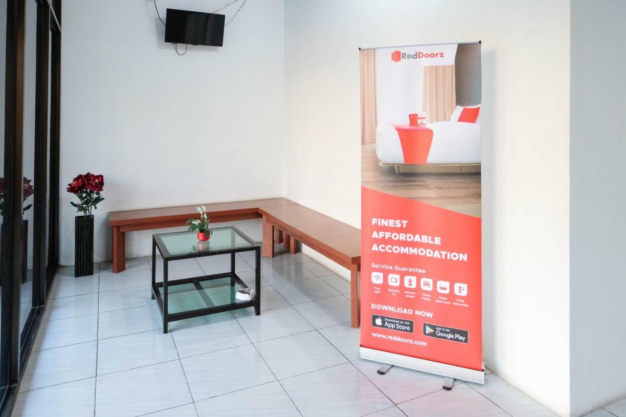 Reddoorz Near Ahmad Yani Airport 3 Hotel Semarang Bagian luar foto