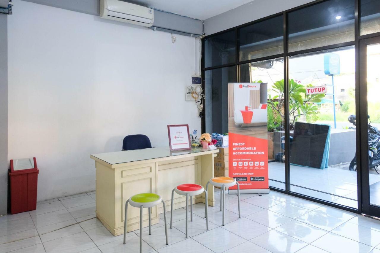 Reddoorz Near Ahmad Yani Airport 3 Hotel Semarang Bagian luar foto