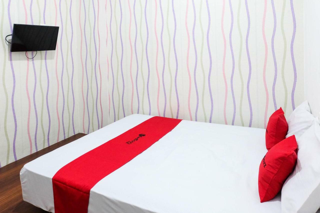 Reddoorz Near Ahmad Yani Airport 3 Hotel Semarang Bagian luar foto